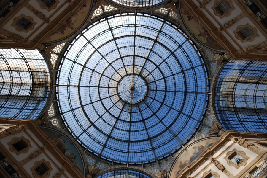 Milan by Night 2-Hour Walking Tour - Sound, rain, and comfort: what can affect your 2-hour experience