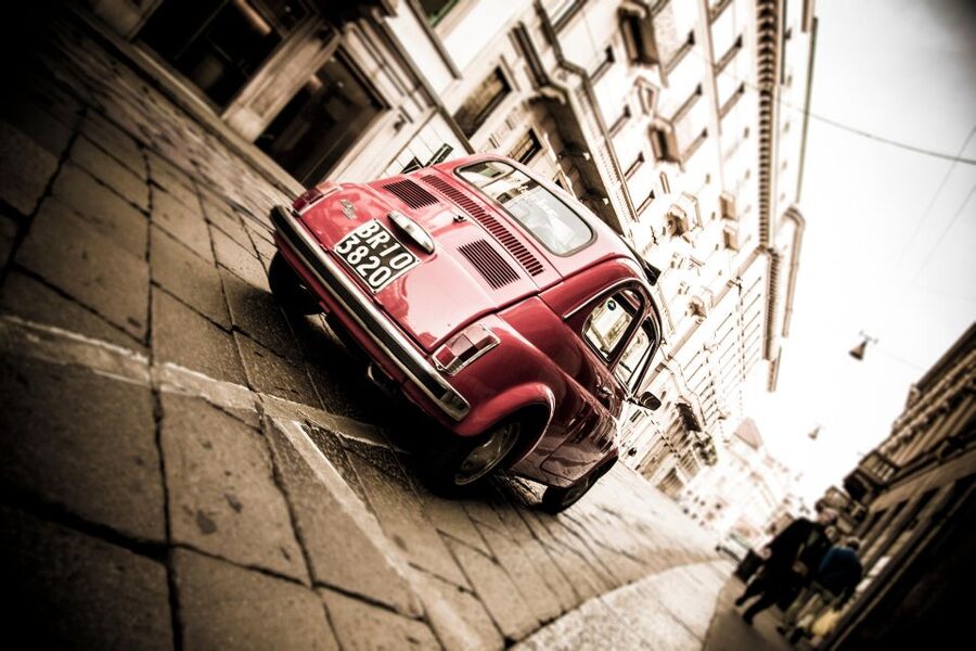 Milan: Canals Tour by Vintage Fiat 500 (2hs, 2 stops) - What the live guide actually adds to the experience