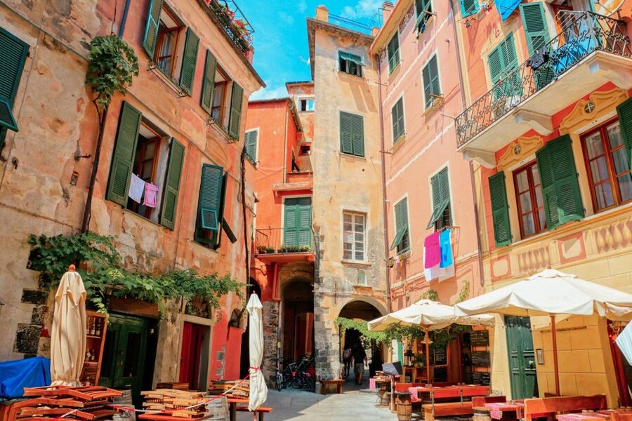 Milan: Cinque Terre Full-Day Guided Trip With Cruise - Monterosso al Mare: where the day gets more relaxed and beachy