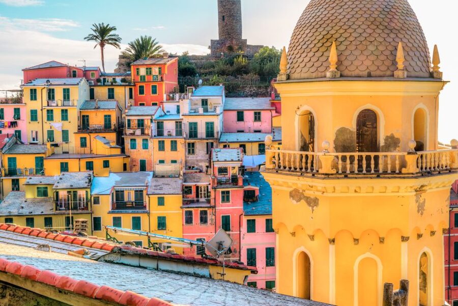 Milan: Cinque Terre Full-Day Guided Trip With Cruise - Guides and group management: why it’s often a highlight