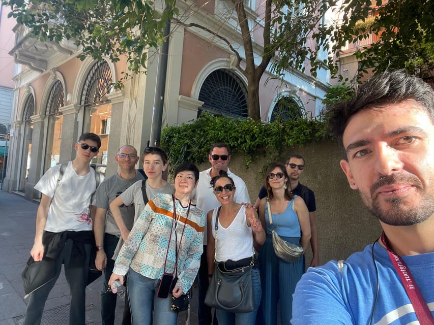 Milan: City Highlights Bike Tour - Duomo and Galleria in the first stretch: quick, iconic, and worth it