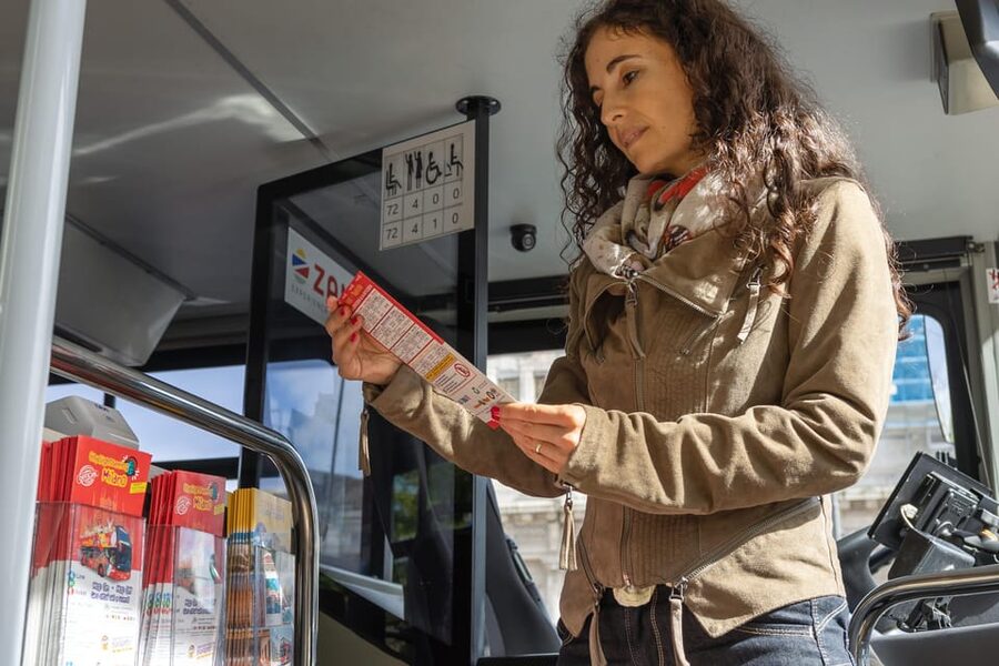 Milan: City Sightseeing Hop-On Hop-Off Bus with Audio Guide - Line D: Castello and Cadorna, then Cenacolo, Navigli, and Brera