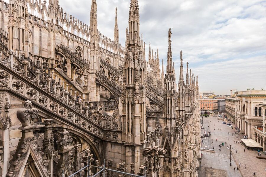 Milan Duomo and Rooftop 2-Hour Guided Tour - Steps, Elevator Capacity, and the Dress Code Reality Check
