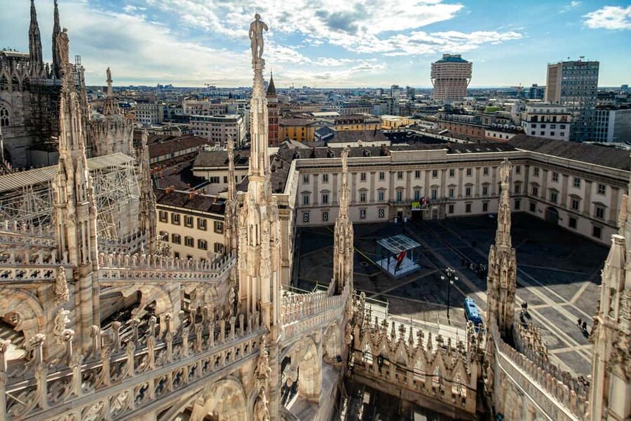 Milan Duomo Cathedral and Rooftop Terrace Guided Tour - Meeting Crown Tours at Milan Duomo, so you start stress-free