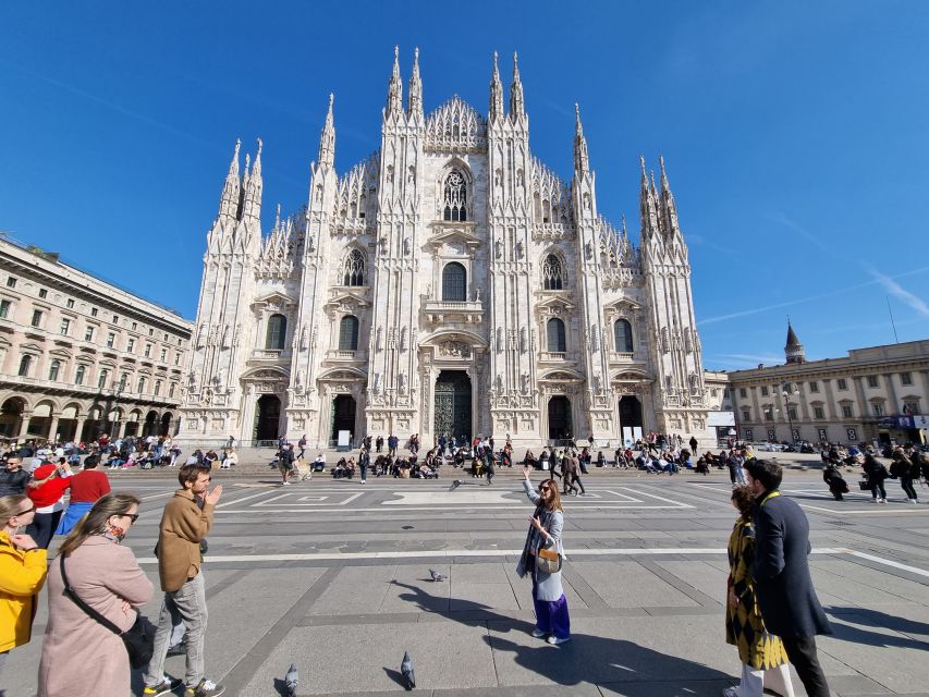 Milan: Duomo Rooftop and Cathedral Guided Tour with Tickets - Meeting at Piazza del Duomo, plus dress-code reality