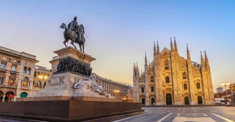 Milan: Duomo & Rooftop Tour with Optional Hop-On Hop-Off Bus - Duomo rooftop views that beat the postcard