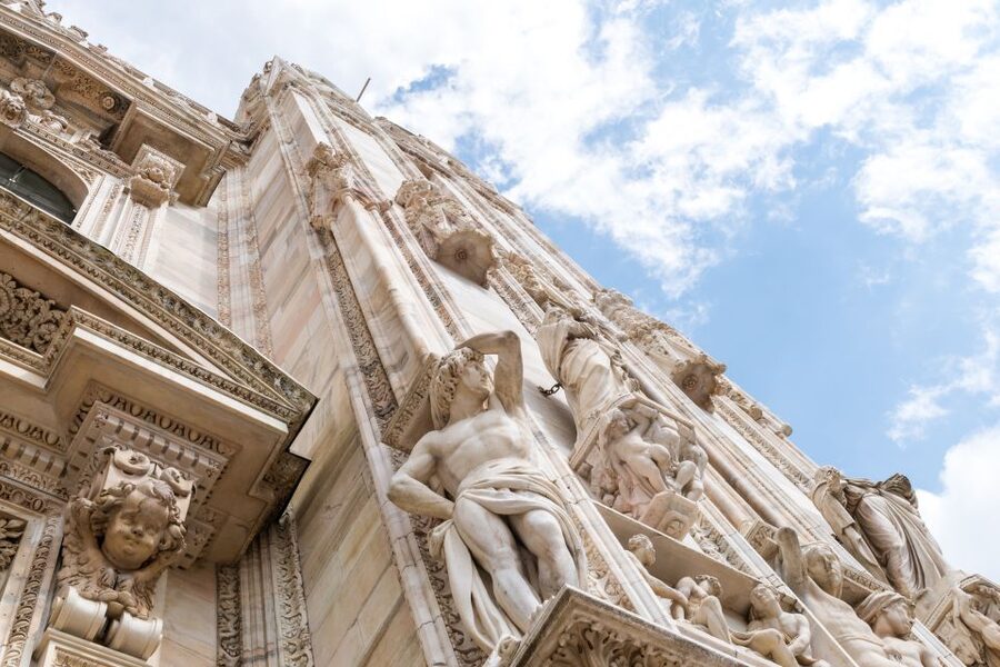Milan: Duomo & Rooftop Tour with Optional Hop-On Hop-Off Bus - How the optional 2-day hop-on hop-off bus fits a short Milan stay