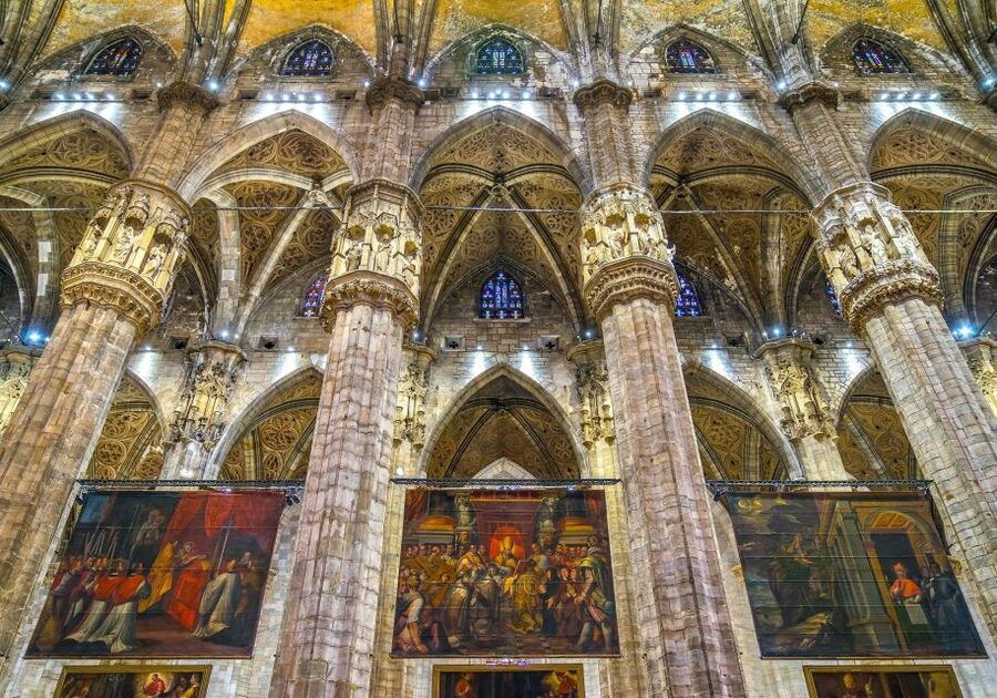 Milan: Duomo & Rooftop Tour with Optional Hop-On Hop-Off Bus - The 2-hour flow: Duomo inside, basement crypt, then up top