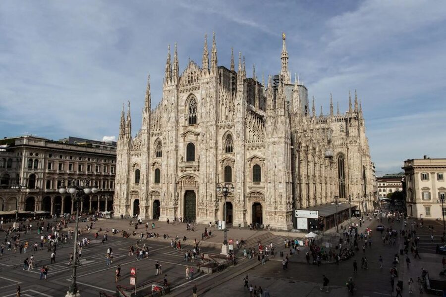 Milan: Duomo, Sforza Castle, and Pieta Guided Tour - Galleria Vittorio Emanuele II and the Piazza della Scala circuit
