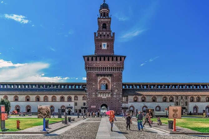 Milan Duomo, Sforza Castle and Pieta Guided Tour with Tickets - Piazza della Scala and the Galleria: Milan’s Grand Walk Between Landmarks