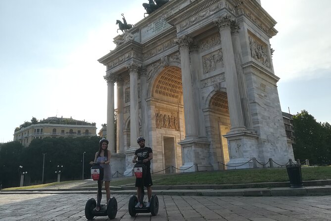 Milan: Electric Bicycle Tour Tourist Guide Live - 3 hours & half - A fast, guided Milan loop on an electric ride