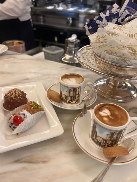 Milan: Exclusive Private Fashion Tour - The main walking block: photo stop, guided tour, and 1.5 hours that actually explains