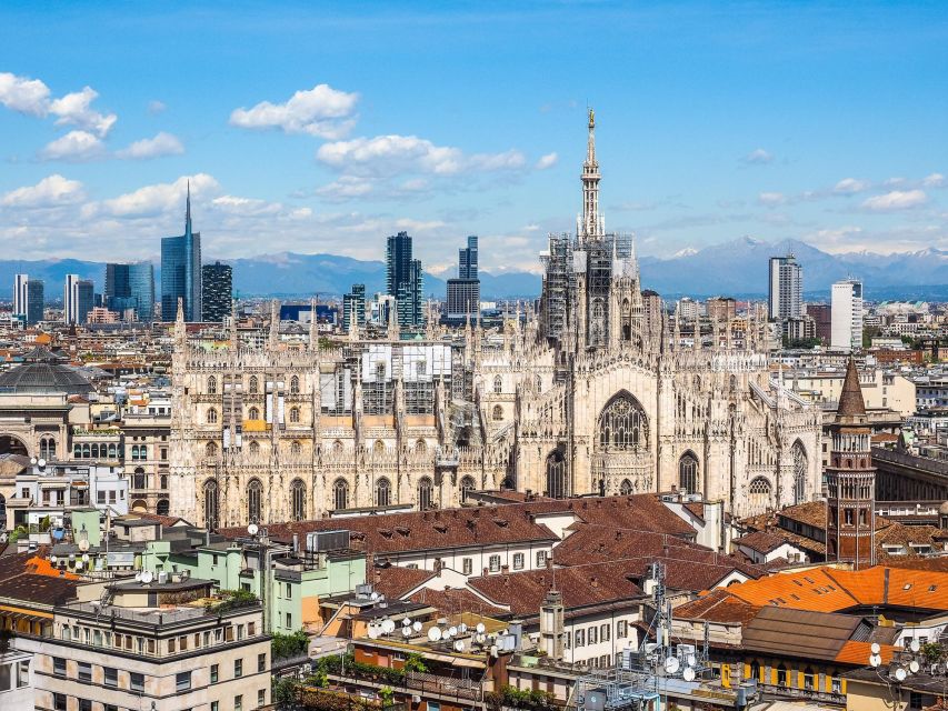 Milan: Express Walk with a Local in 90 minutes - Galleria Vittorio Emanuele II: more than a postcard stop