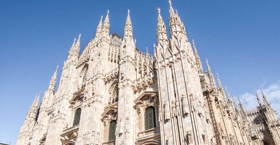 Milan: Fast-Track Milan Cathedral and Terraces Guided Tour - Entering Milan Cathedral without wasting your morning