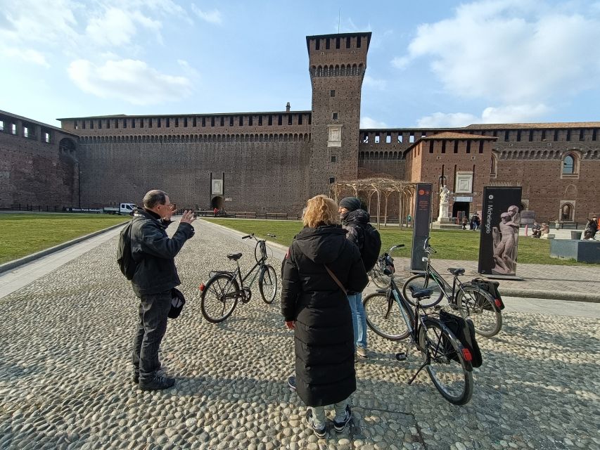 Milan: Guided Bike Tour - Mercanti Square to La Scala, Galleria, and Duomo Square