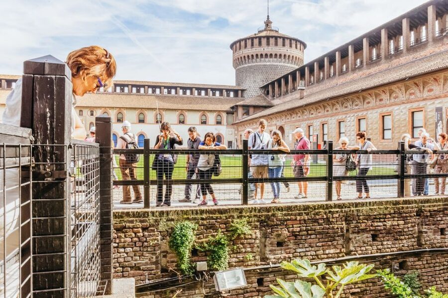 Milan: Guided Walking Tour & Last Supper Visit with Ticket - Da Vinci’s mural: how the 15-minute viewing works