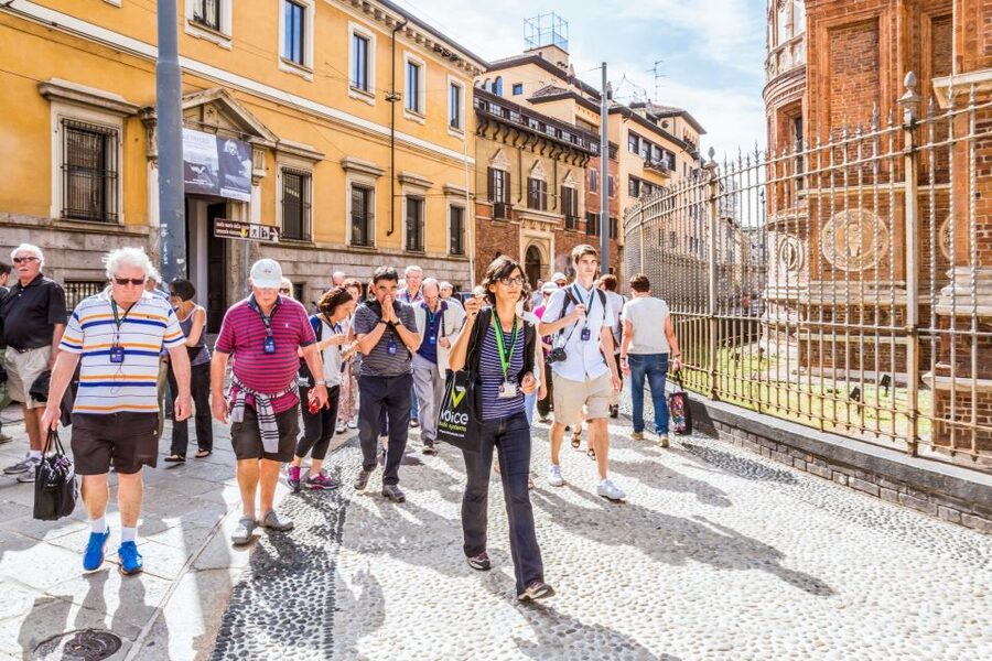 Milan: Guided Walking Tour & Last Supper Visit with Ticket - La Scala, the Galleria, and the Duomo façade finish