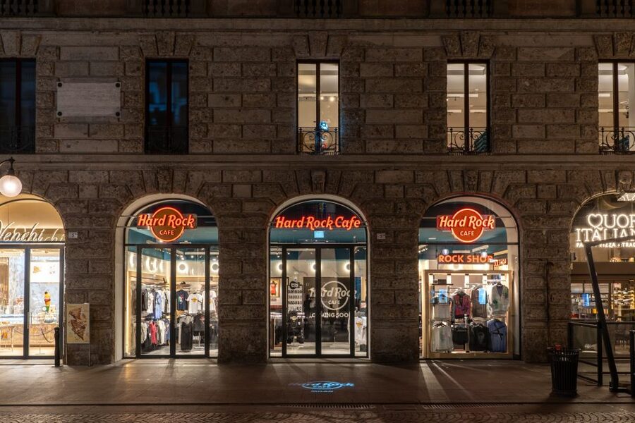 Milan: Hard Rock Cafe with Set Menu for Lunch or Dinner - What the 75 Minutes Feels Like in Real Life