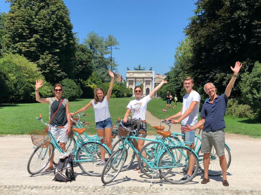 Milan: Highlights and Hidden Gems Guided Bike Tour - Rain, timing, and meeting up without stress