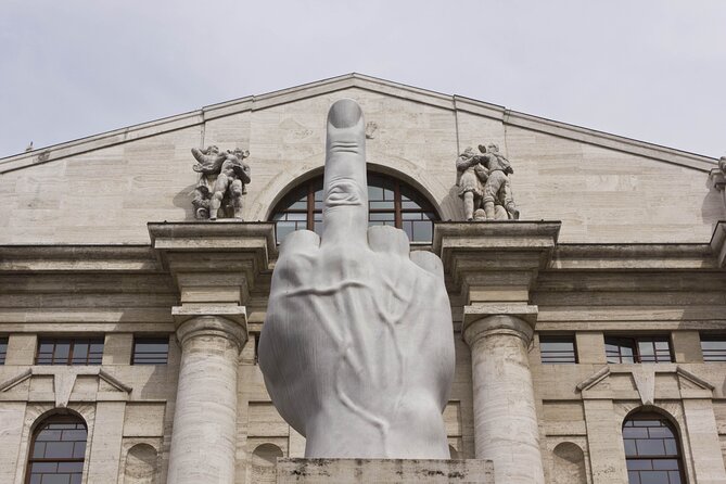 Milan: Highlights and Secret Treasures walking tour - Key highlights to look for