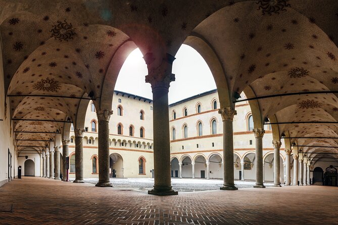 Milan: Highlights and Secret Treasures walking tour - San Bernardino alle Ossa and the Santa Maria presso San Satiro contrast