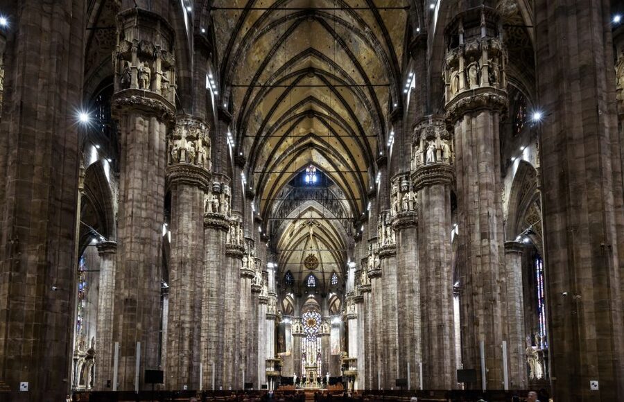 Milan: Highlights Guided Tour and Duomo Priority Access Tour - Entering the Duomo with priority access