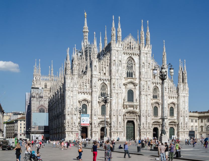 Milan: Highlights Guided Tour and Duomo Priority Access Tour - Getting started in Piazzale Cadorna (and why the meeting spot matters)