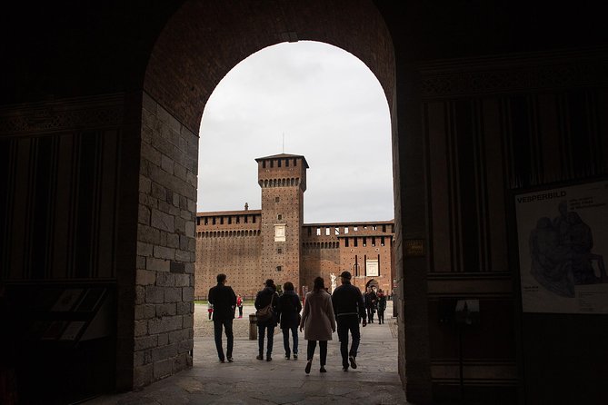 Milan Hop-On Hop-Off Bus Tour with Four Routes - Line A (Red): Duomo, Castello Sforzesco, and La Scala in One Loop