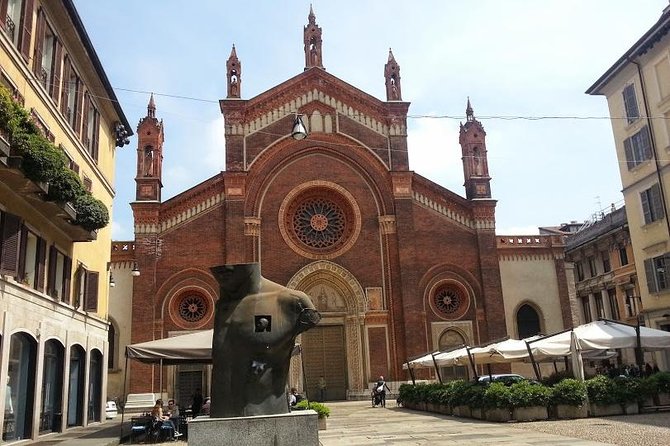 Milan : ITALIAN FOOD TOUR - 3h - Stop 3: Corso Garibaldi and the Emilia-Region Wine Pairing
