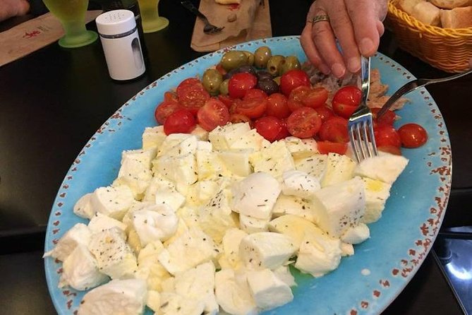 Milan : ITALIAN FOOD TOUR - 3h - Guide Factor: Stories, Energy, and Why Renzo Got Named