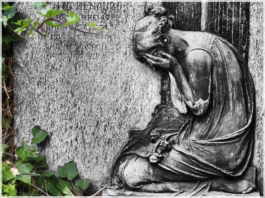 Milan: Monumental Cemetery Group Walking Tour - Meeting at the main gate, then getting your bearings fast