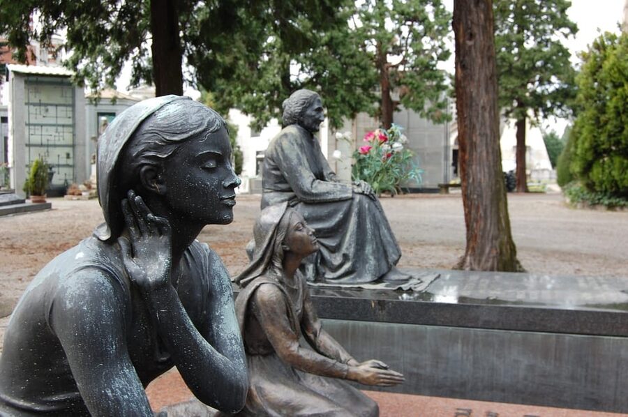 Milan: Monumental Cemetery Group Walking Tour - The stories behind the tombs: names that anchor the art