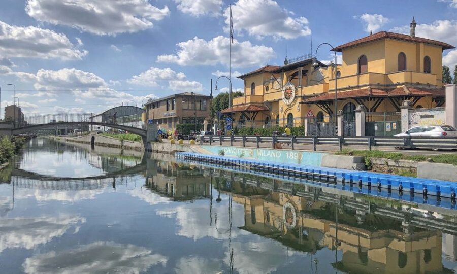 Milan: Navigli Canal Boat Cruise - Naviglio Grande to Vicolo dei Lavandai: Working Milan, Pretty Angles