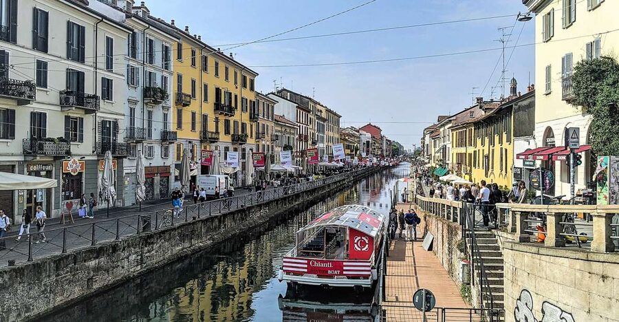 Milan: Navigli District Canal Boat Tour with Aperitivo - Aperitivo on the water: what the 50 minutes really feels like