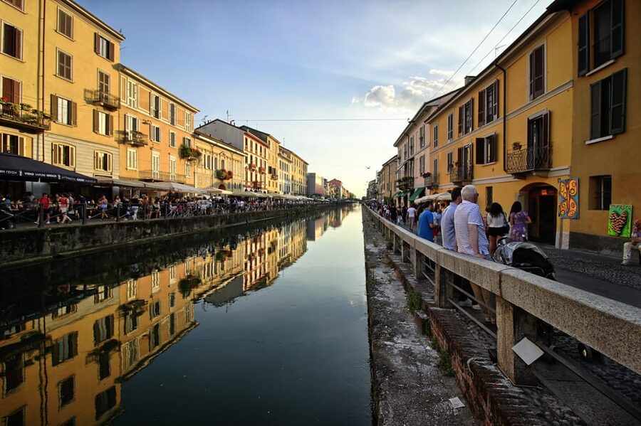 Milan: Navigli District Guided Canal Cruise - Leonardo da Vinci and Old Milan: what your guide teaches you