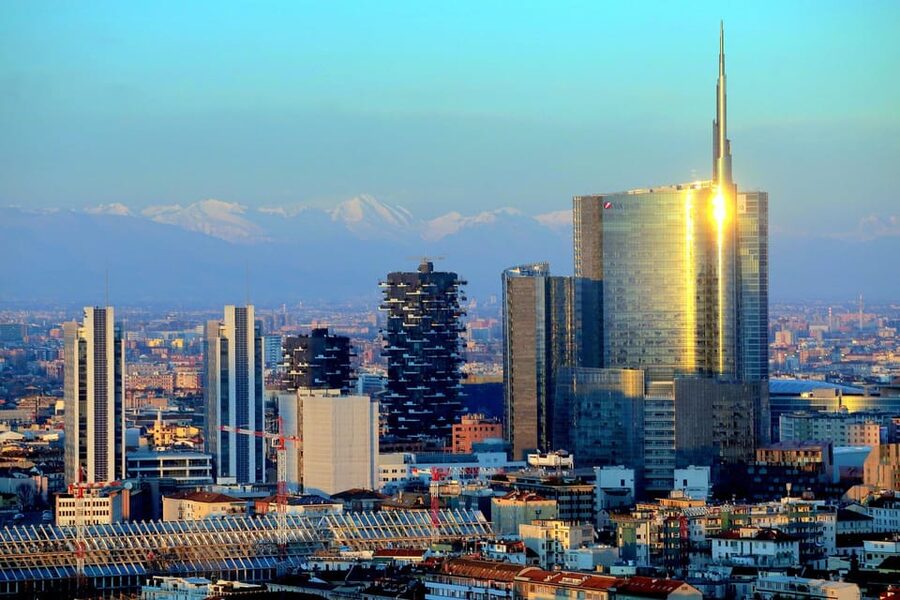 Milan: Night Tour by Bus - Teatro alla Scala and Brera: cultural Milan without the wandering