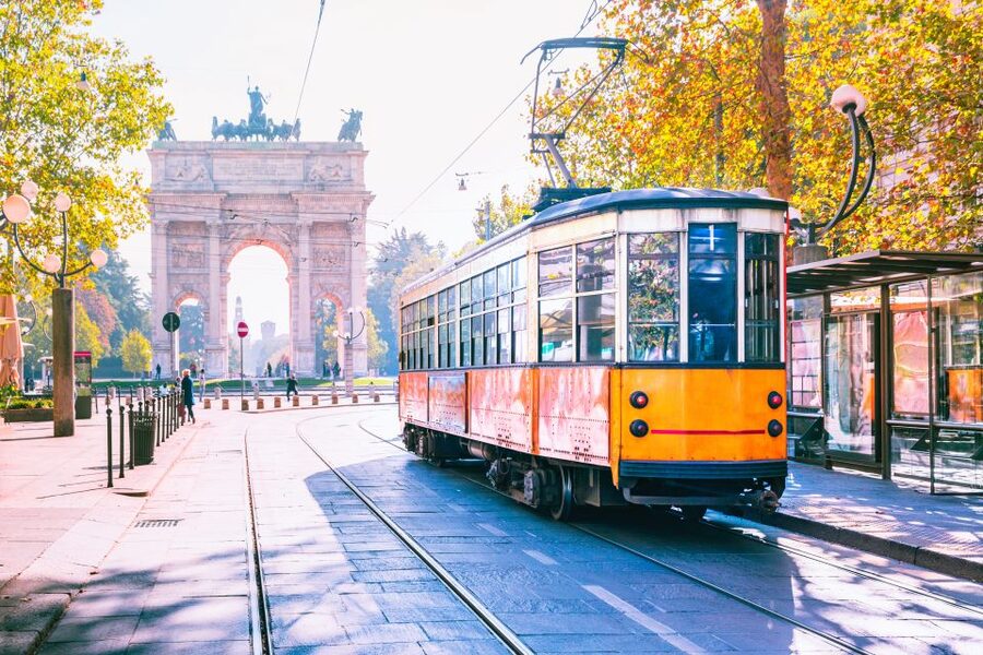 Milan: Old Town Highlights Private Guided Tour - Piazza Mercanti, Santa Maria presso San Satiro, and the trick that stops you