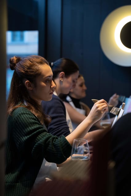 Milan: Paint 'n Sip Class - Wine and Snacks, But Keep It Practical