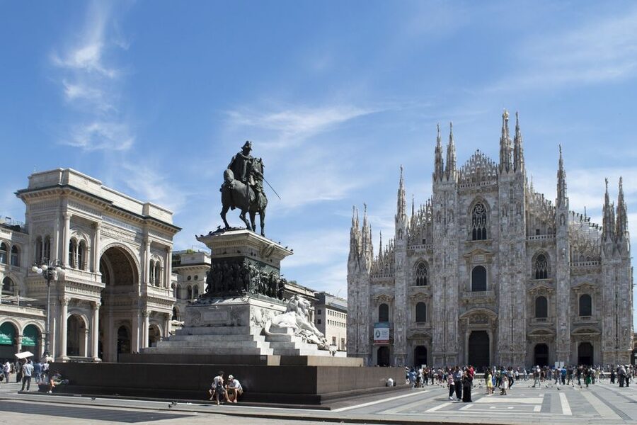 Milan: Private 4-Hour Walking Tour - Piazza del Duomo to Galleria and Teatro alla Scala