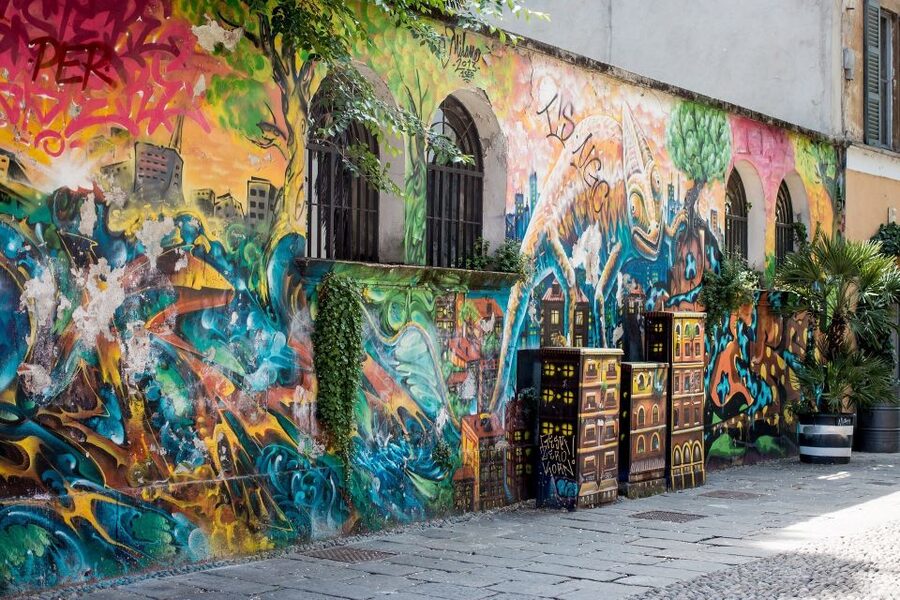 Milan: Private and Personalized Highlights Tour - Walking Milan’s historic streets without feeling rushed