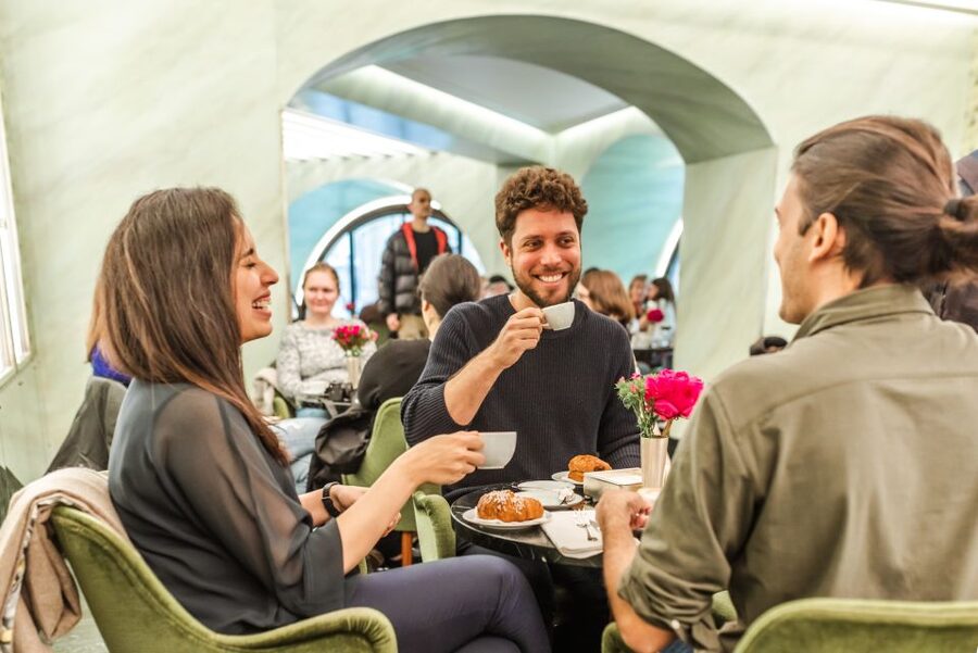 Milan: Private and Personalized Highlights Tour - Courtyards and tucked-away cafés for the Milan you do not find alone