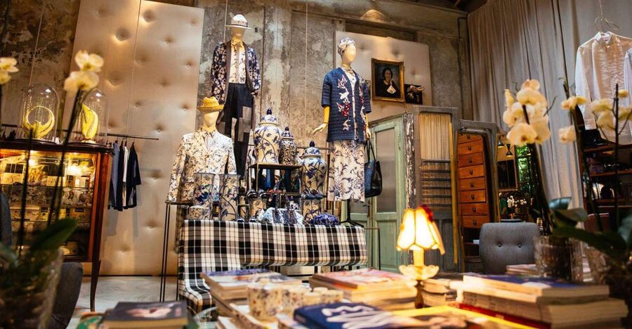 Milan: Private Fashion Tour - Starting in Navigli: the smart way to see Milan fashion