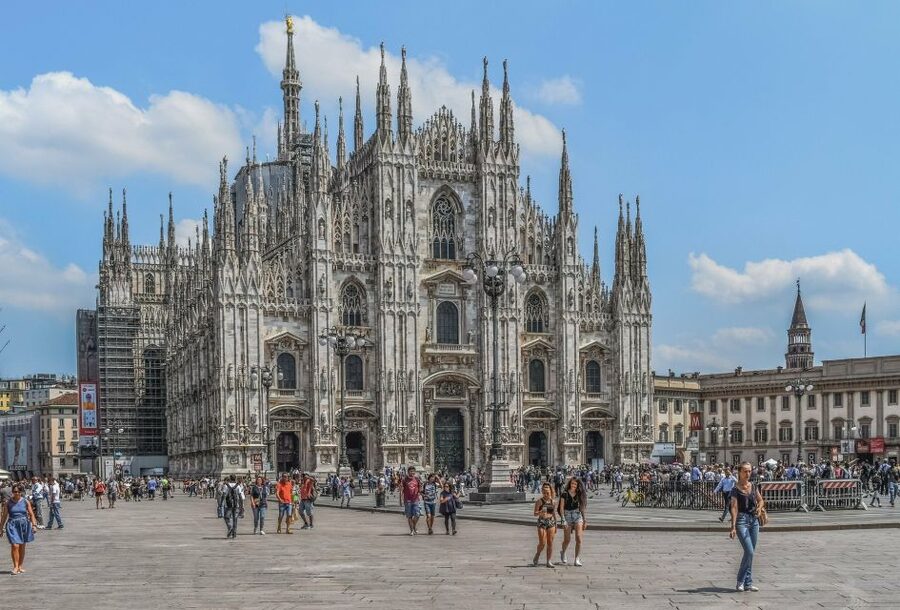 Milan: Private Guided Walking Tour with Aperitif - Quick highlights