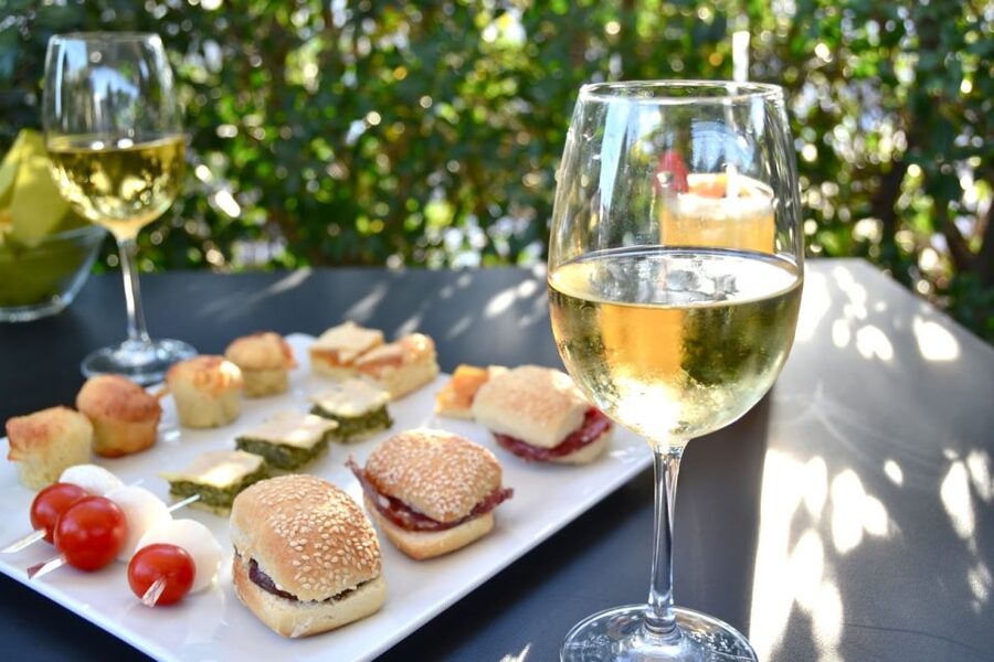 Milan: Private Guided Walking Tour with Aperitif - What you should bring, and how the two-hour format fits real schedules