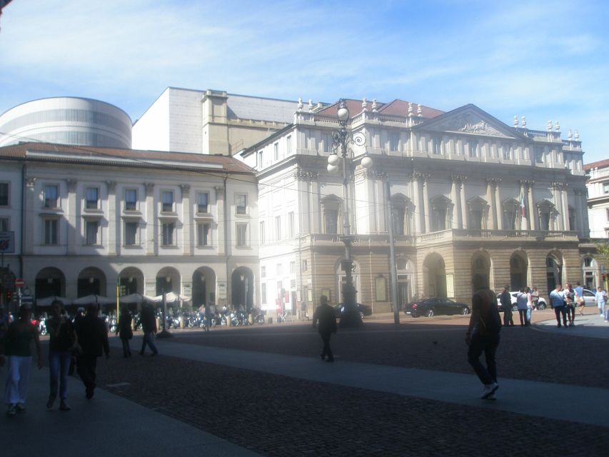 Milan: Private or Shared Essential Walking Tour - Royal Palace, Archbishop’s Palace, and Arengario Palace on one route