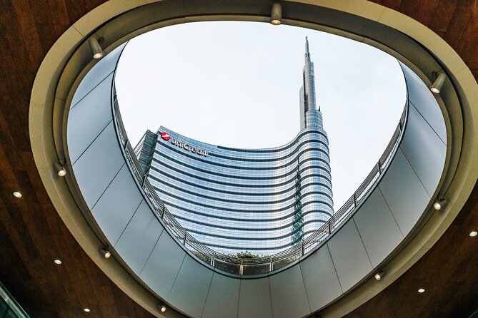 Milan Private & Personalized Half-Day Tour with a Local Guide - Seafood by the canal, with a stop like I Pesciolini