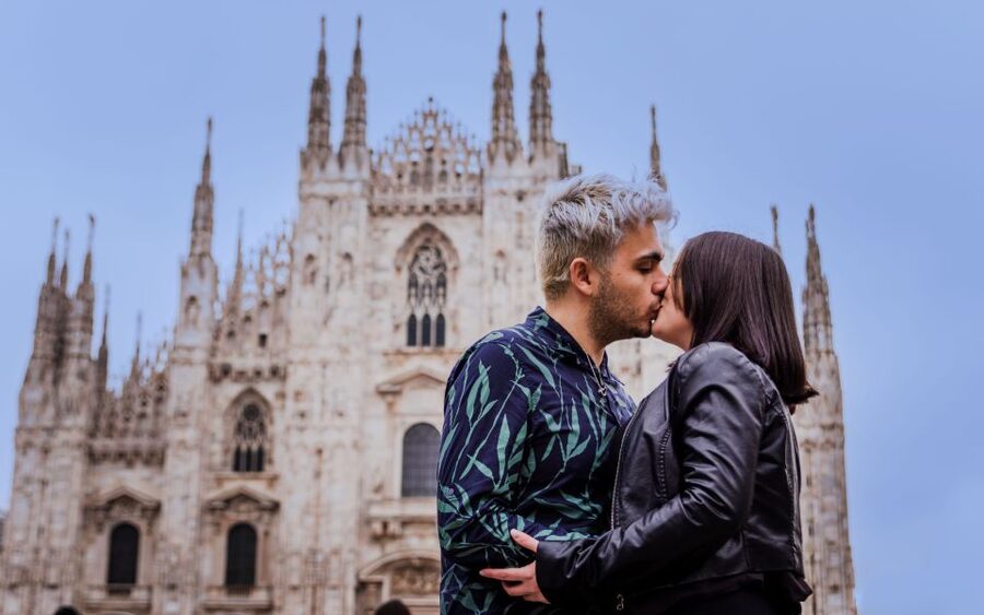 Milan: Private Professional Photoshoot at the Duomo - From McDonalds Milano Duomo to Duomo Square: Where Your Shoot Starts