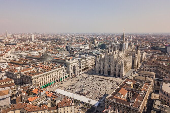 Milan: Private Tour - Duomo, Sforza Castle & Gelato Tasting - Castello Sforzesco courtyard: fortress energy with a courtyard-sized payoff