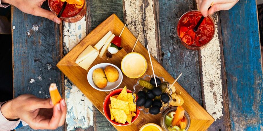 Milan: Private Tour with Drinks & Bites in Centro Storico - Centro Storico after dark: the 2.5 hours in plain terms