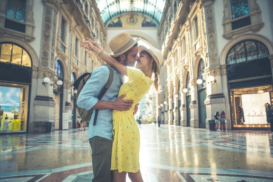 Milan: Romantic photoshoot for Couples - The Duomo Square photo stop: what you can expect